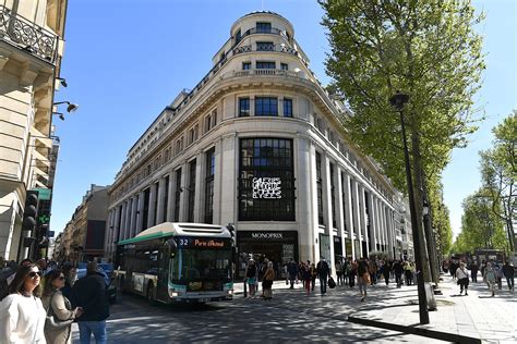 shopping on the champs elysees